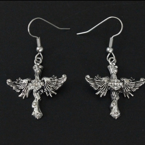 Harley-Davidson Jewelry - Limited! HD clear stones EaRrings